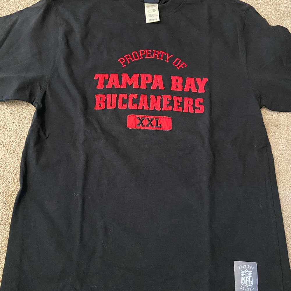 Tampa Bay Buccaneers short sleeve t shirt Mens Medium Gridiron Classic